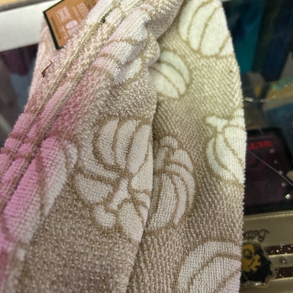 Debora Connolly Cream Pumpkin Towels - Picture 4 of 4